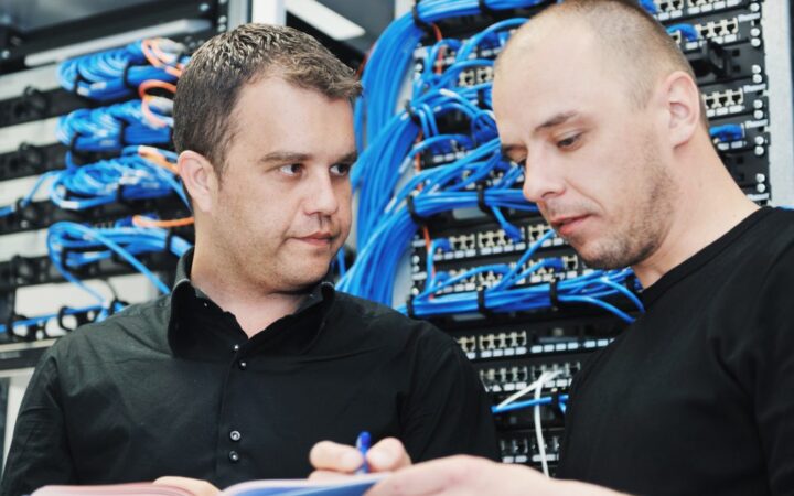 Descoperă Puterea Consultanței în Tehnologia Informației cu Qos.com.ro!