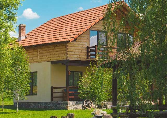 Case din lemn vs case din cărămidă: avantaje și dezavantaje