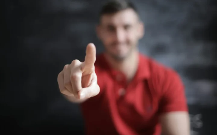 Nicușor Dan, huiduit la Focșani: „E lipsă de respect față de cei care au murit pentru dreptul vostru de a huidui”