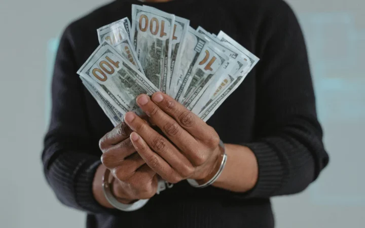 Fauci scapă de închisoare? Grațierea preventivă ridică semne de întrebare despre responsabilitatea pentru pandemie