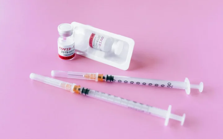 Industria vaccinurilor de 8 miliarde de dolari: bătălia ascunsă pentru fiecare nou-născut american