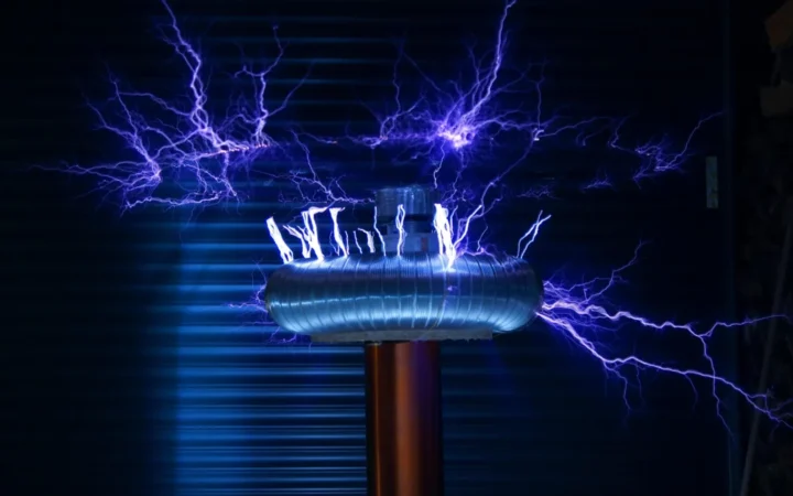Legătura Neștiută Dintre Henri Coandă și Nikola Tesla: Dialoguri Secrete și Idei Revoluționare