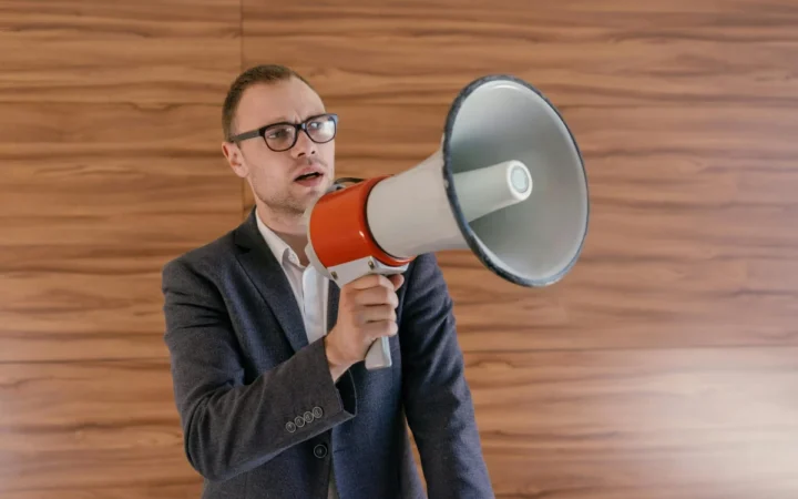 Premierul german cere control strict: „Rețelele sociale, dușmani ai democrației!”