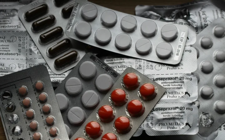 Dezvăluiri despre SSRI: Cum au ascuns industria farmaceutică și medicii riscurile de violență și sinucidere asociate antidepresivelor