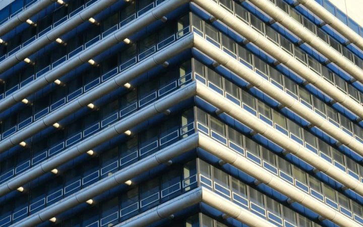 Prețurile apartamentelor scad în București și Cluj: Ce înseamnă pentru cumpărători în mai 2024