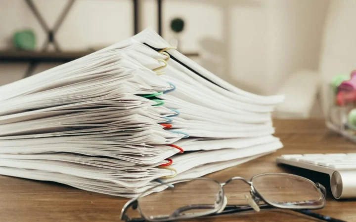 CDC, Acuzat că a Manipulat Datele Propriei Cercetări pentru a Reduce Numărul Deceselor Legate de Vaccinul COVID-19