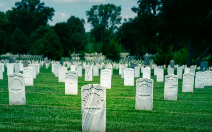 Peter Magyar agită spiritele maghiarilor din Transilvania cu subiectul cimitirului Valea Uzului