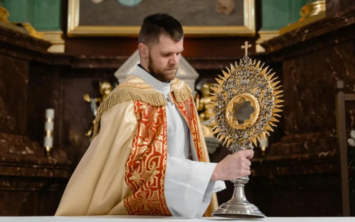 Scandal și Exorcizări la Denia din Constanța! Ce s-a Întâmplat în Plină Slujbă