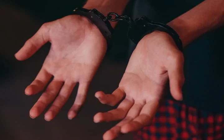 Scandal șocant în Marea Britanie: Celebrul cuplu gay, acuzat de 18 noi infracțiuni grave