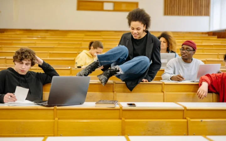 Oana Țoiu, după demiterea de la Externe, își revendică ”recordul istoric” la numărul de burse de studii în România