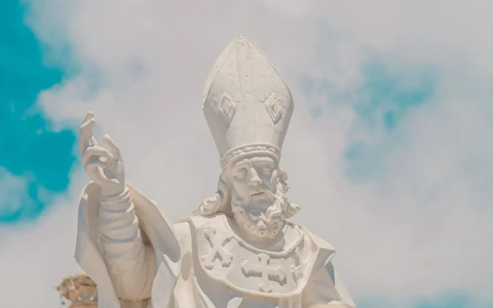18 ani de slujire istorică: Episcopul Macarie și interviul inedit cu Maica Aspazia Oțel Petrescu