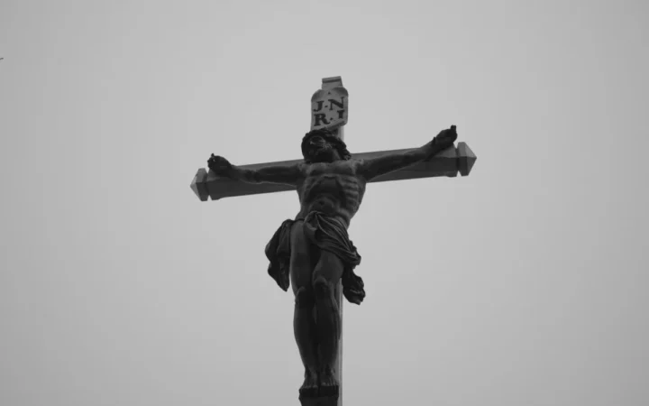 Vindecarea paraliticului din Evanghelia după Matei: Minunea și mesajul Duminicii a șasea după Rusalii