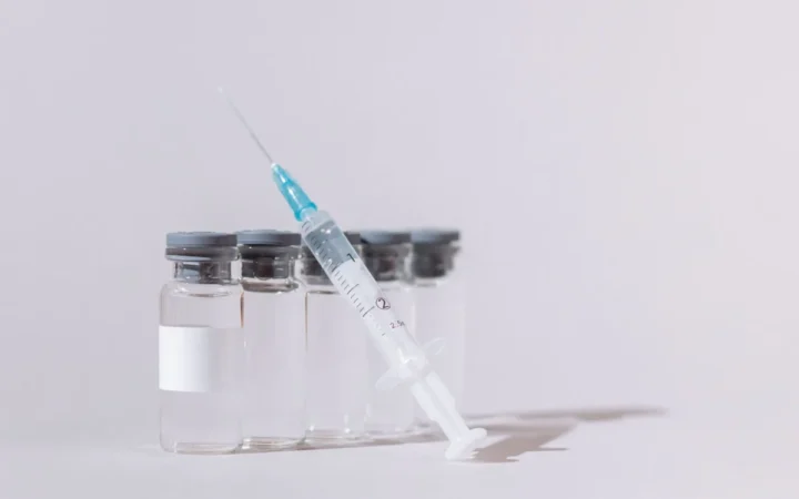 Avertismentul Părintelui Zenovie Grigore despre „solzii de pește” după vaccin revine în atenție