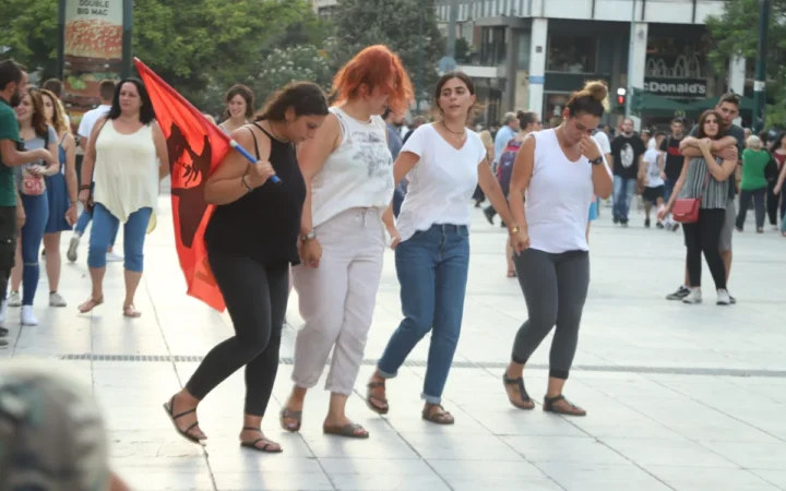 Tot mai mulți români practică meditația pentru reducerea stresului și echilibru interior