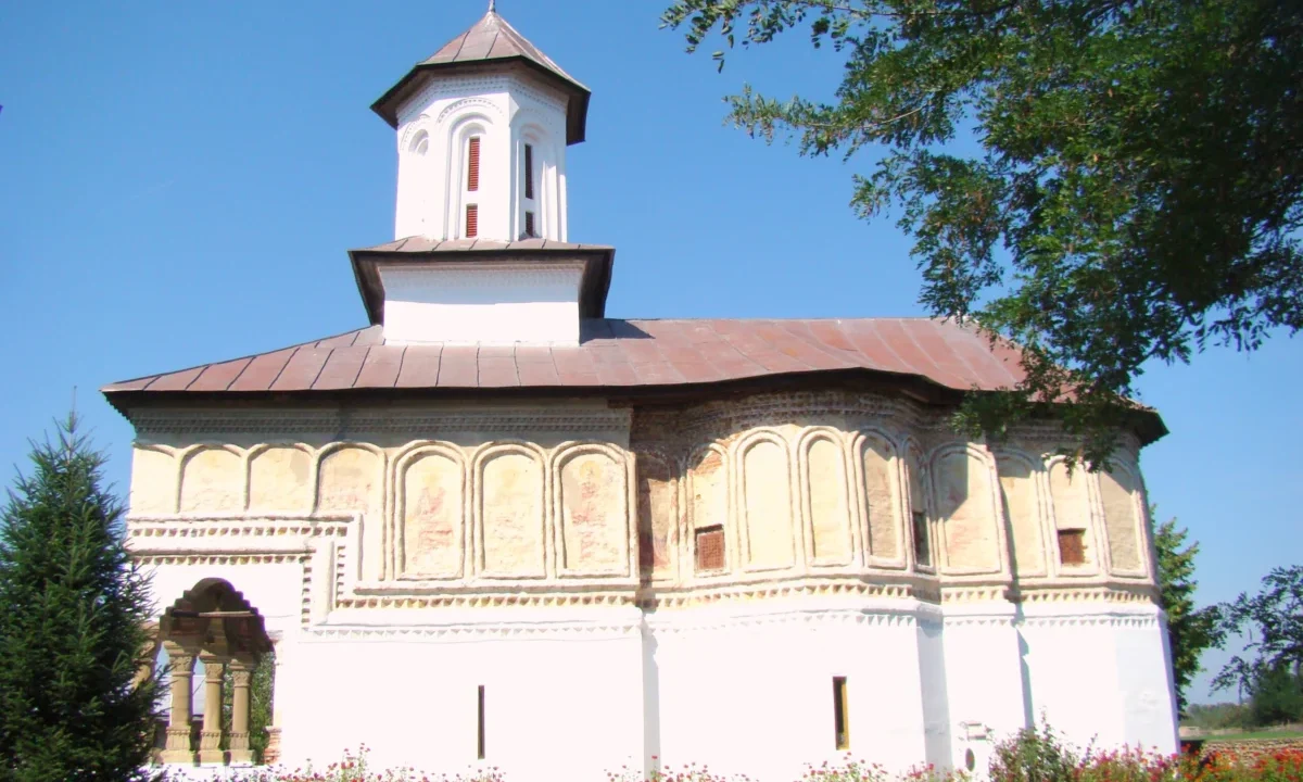 Sfântul Varlaam, mitropolitul care a tipărit prima carte românească din Moldova, „Cazania”
