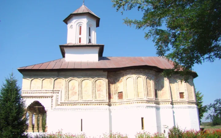 Sfântul Varlaam, mitropolitul care a tipărit prima carte românească din Moldova, „Cazania”