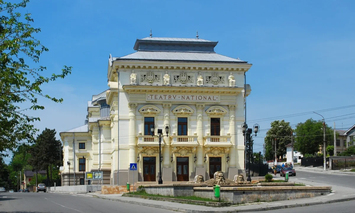 Cum se adaptează teatrul românesc la noile tendințe și la așteptările publicului modern