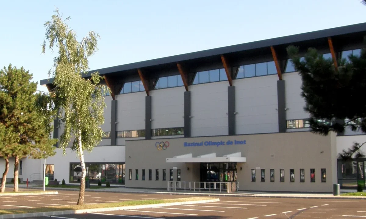 Beneficiile înotului: de ce tot mai mulți români aleg să practice acest sport complet