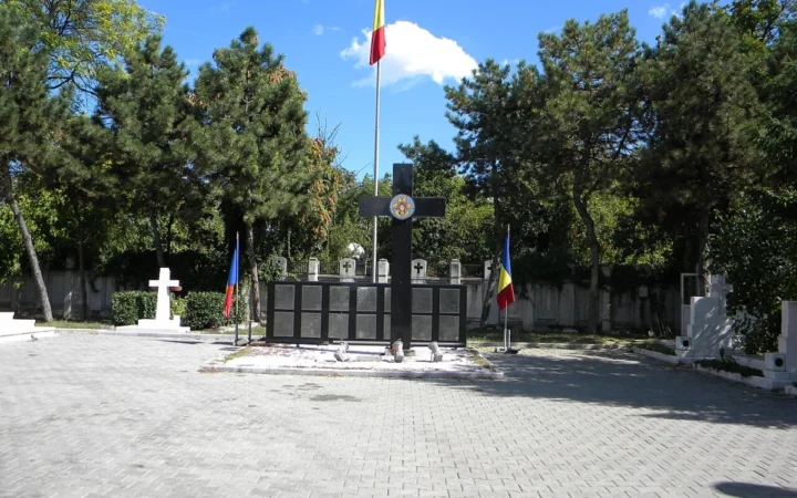 Doar șase români au îngrijit jumătate din Cimitirul Eroilor Martiri; apel la solidaritate în București